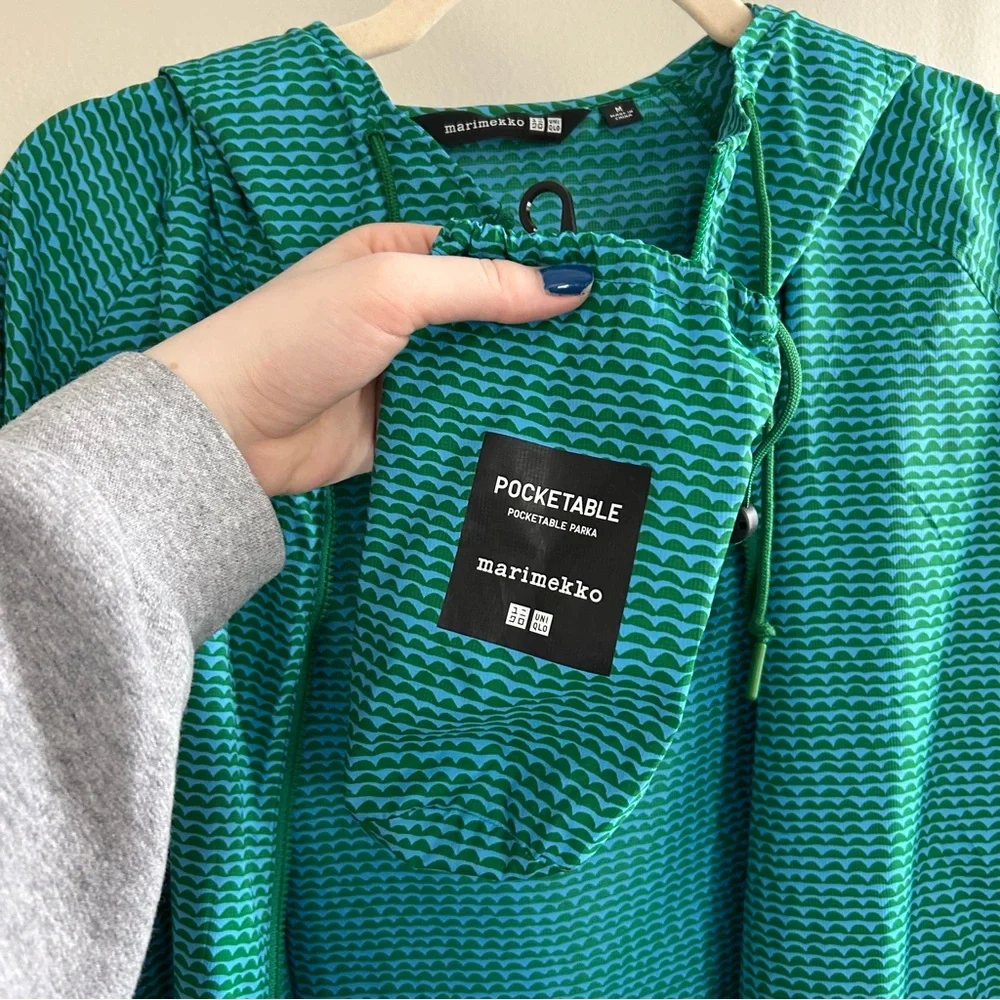 Marimekko Uniqlo pocketable parka rain jacket - Picture 13 of 14